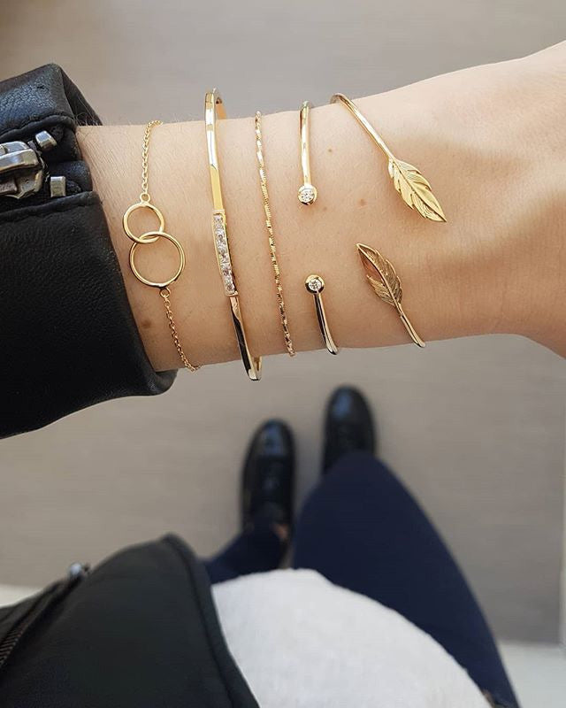 Womens FivePiece Bracelet Set With Wide LeafPattern Double Round Alloy Design Fashion Jewelry LeafBracelet Set