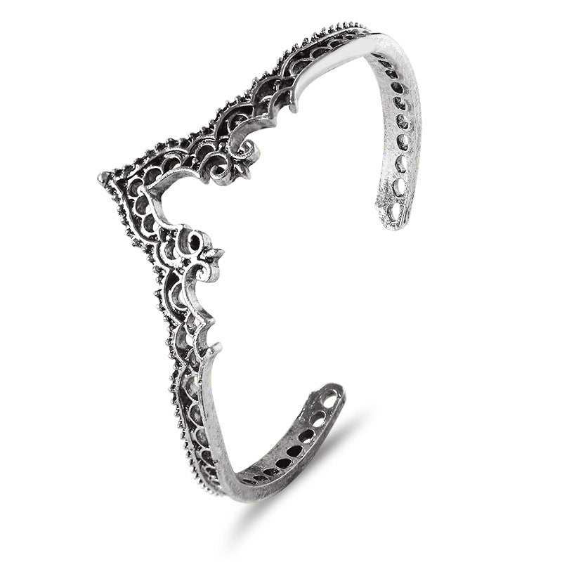 Unisex Vintage Bracelet Openwork Lace Electroplated Metal Heart Shaped Carved Design Anniversary Gifts For All