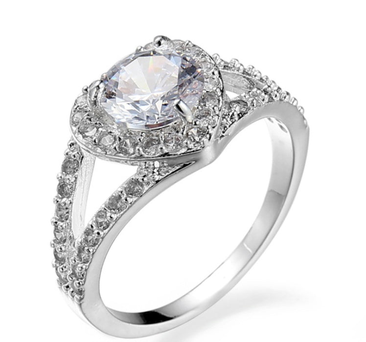 Zircon Heart Design Ring Platinum Plated Wedding Jewelry Gift For Women Elegant Dainty Sparkling Ring Gleaming