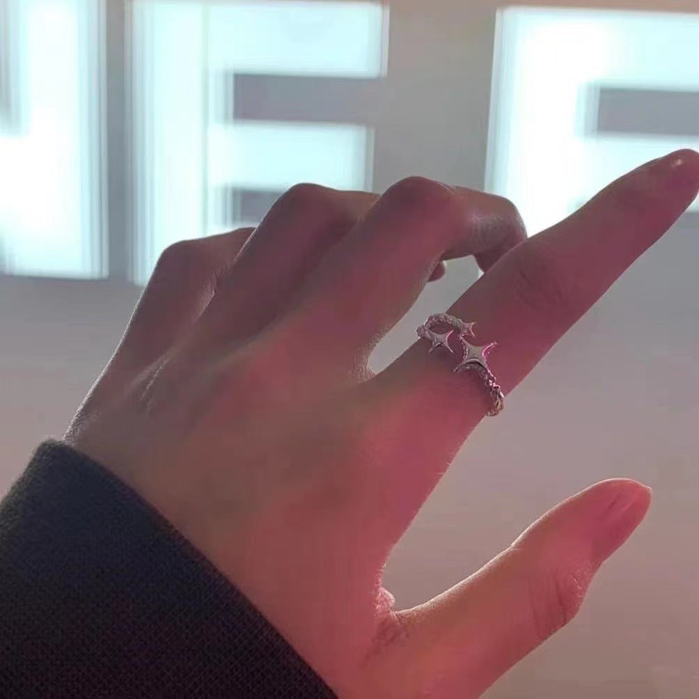 Unisex Five Pointed Star Ring Electroplated Alloy Fashion Ring Star Design Jewelry Accessory Temperament Style