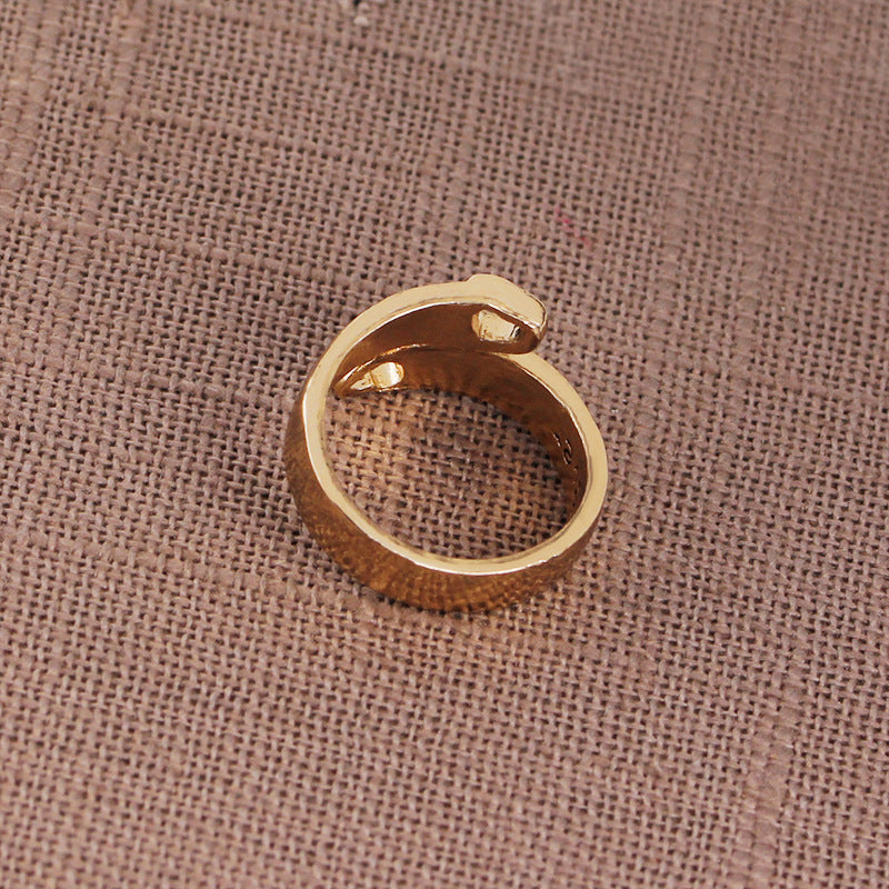 Womens Geometric Hollow Paw Ring Electroplated Metal Alloy With Gem Inlay Fashion Jewelry Everyday Glam Accessory