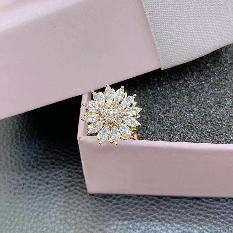 Sunflower Copper Ring For Women Adjustable Flower Design White Gold Color Decompression Ring For Anxiety Relief