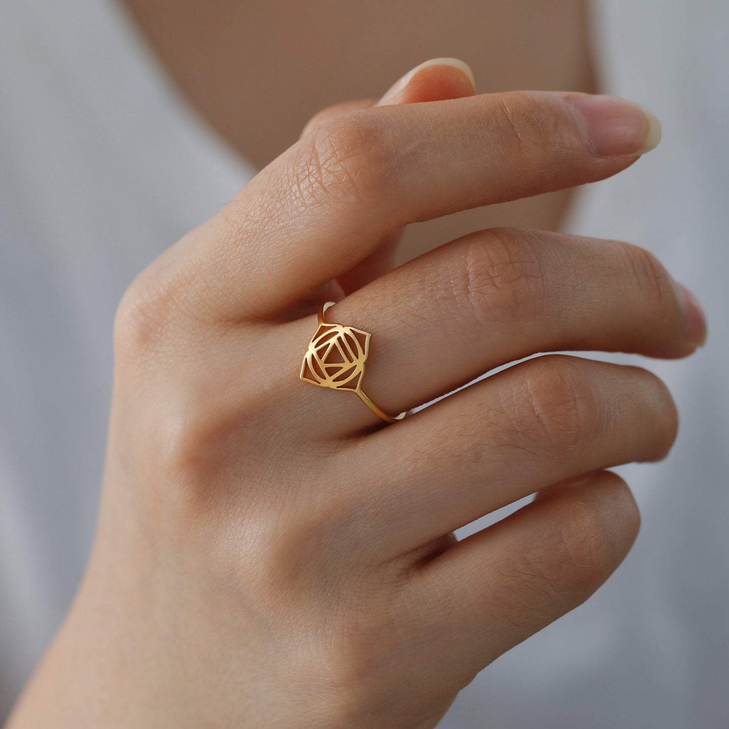 Unisex Titanium Ring Datura Flower Design Plated Chakra Symbol Jewelry Steel Ring 6 7 8 9 10 11 Elegant Design