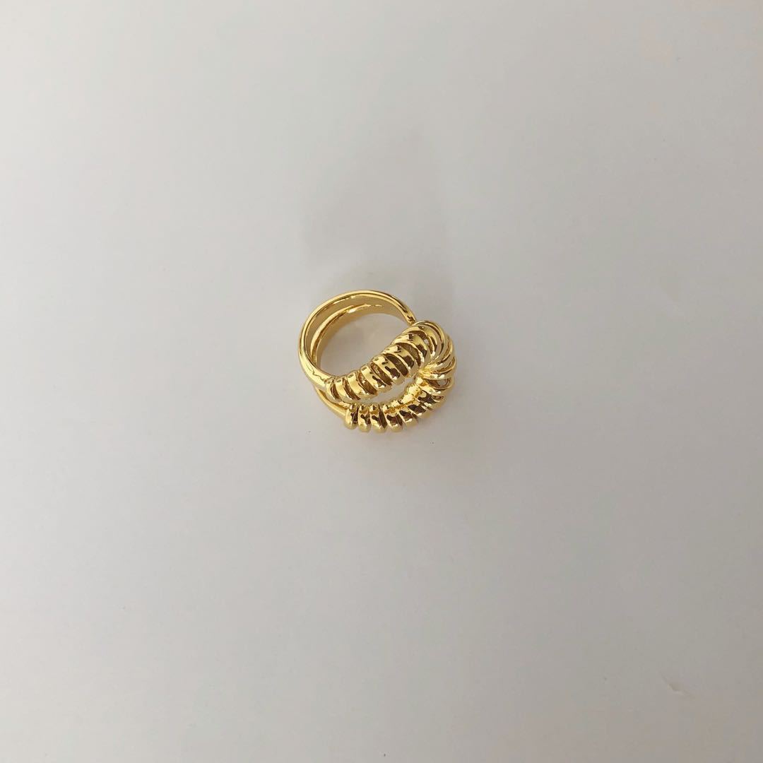 Golden Spiral Ring For Women European And American Style Metal Electroplated Jewelry Gift For Elegant Occasion