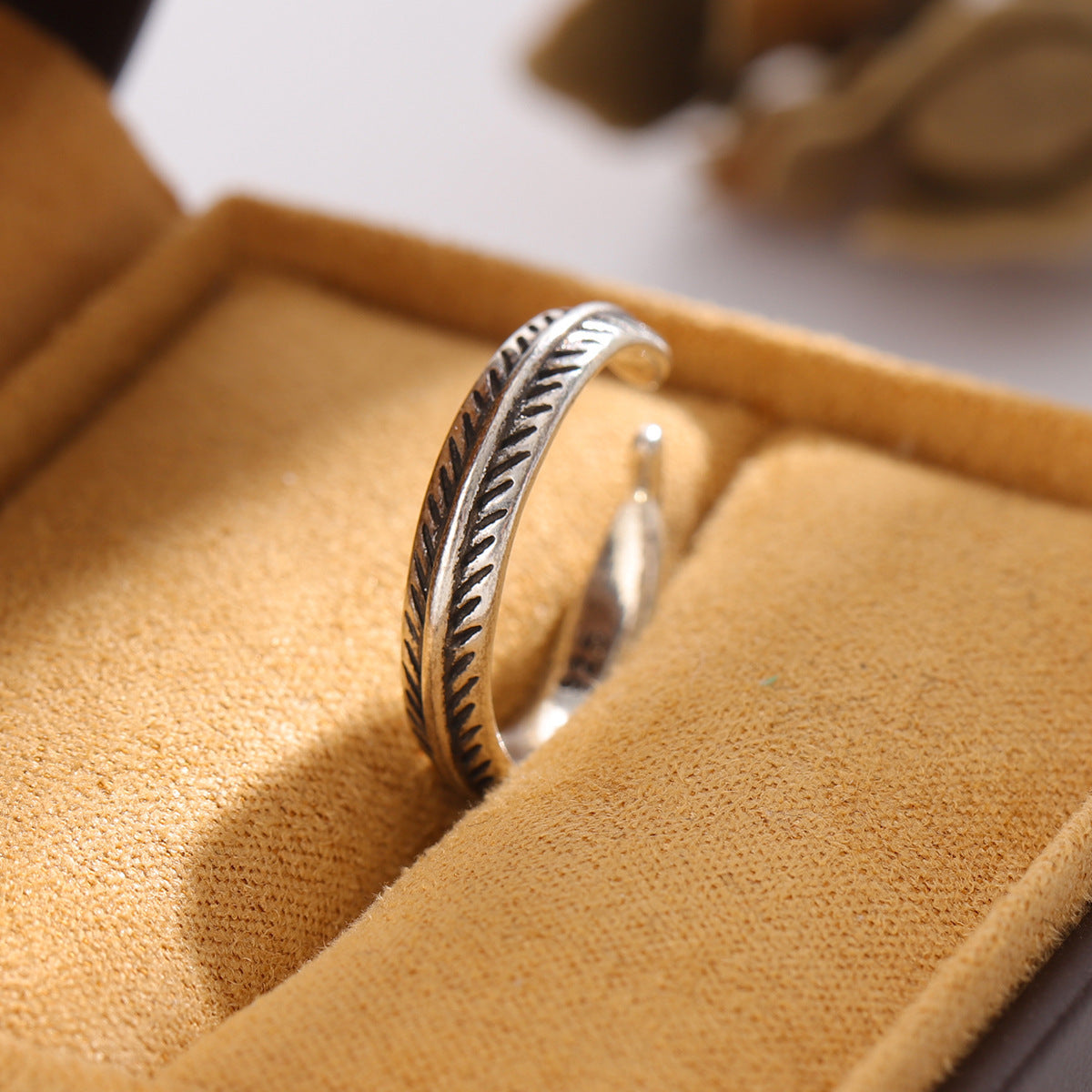 Womens Retro Ring Antique Silver Open Design Copper Metal Adjustable Leaf Shaped Vintage Fashion Jewelry Shine