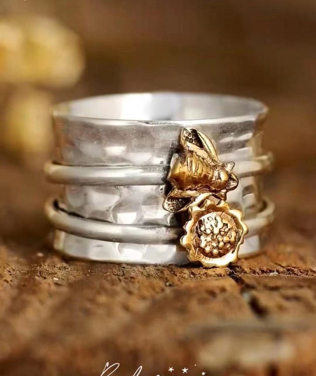 Two Tone Alloy Ring With Bee And Flower Design Wide Band