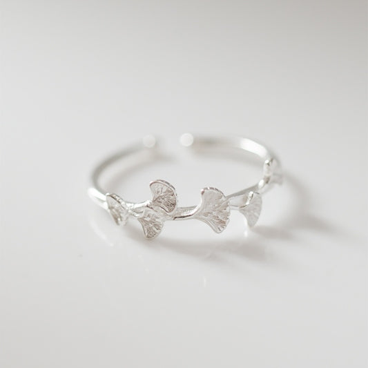 Womens S925 Silver Ring With Ginkgo Leaf Design Platinum Plated Elegant Fashion Jewelry Gift For Her Timeless Elegance