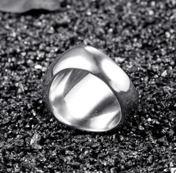 Heart Signet Ring Titanium Steel Unisex Europe America Color Steel Statement Ring Jewelry for Women and Men Material