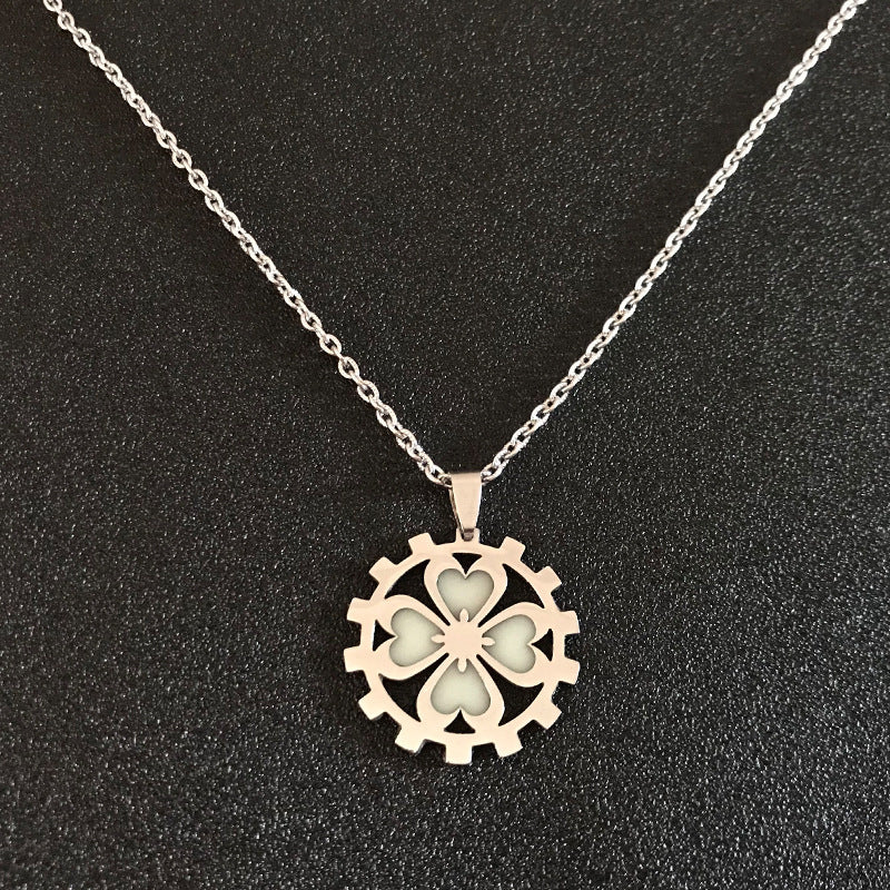 Pendant Jewelry Fashion Pendant Jewelry Fashion Clover Design Finish Clover Design Finish Clover Design Finish