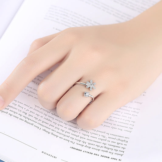 Women White Gold Plated Flower Ring Korean Design Simple Temperament Ring Gift for Students Fashion Jewelry Style
