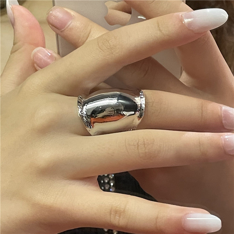 Gold Plated Metal Ring Exaggerated Curved Glossy Design Women Trendy Fashion Jewelry Durable Statement Accessory