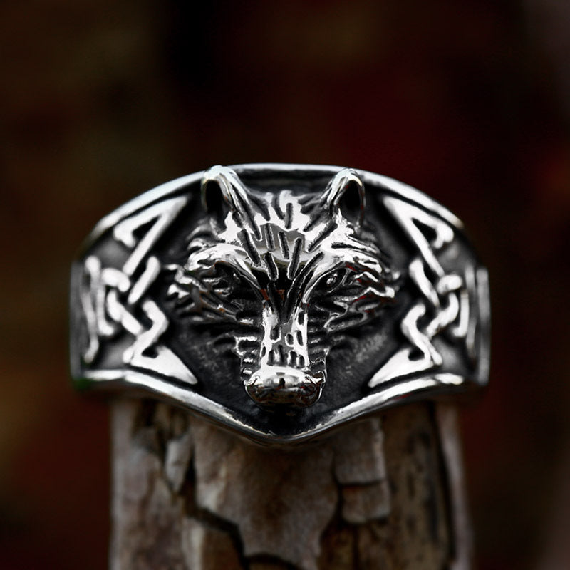 Men Retro Wolf Head Ring Titanium Steel Durable Polished Finish Gold Tone Bold Fashion Jewelry Statement Accessory