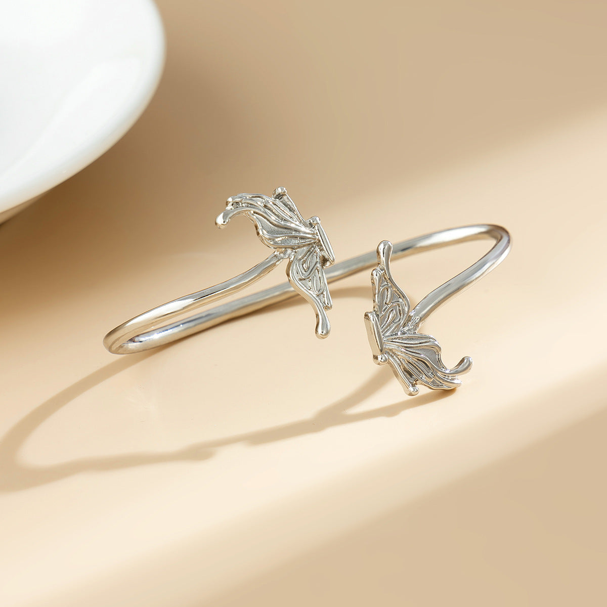 Womens Butterfly Wings Open Bracelet Electroplated Alloy Bangle Fashion Jewelry Accessory Elegant Cross Cuff Bracelet