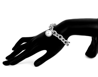 Metal Chain Bracelet For Women With Pearls Classic Design Adds Chic Timeless Sophistication With Pearl Accents