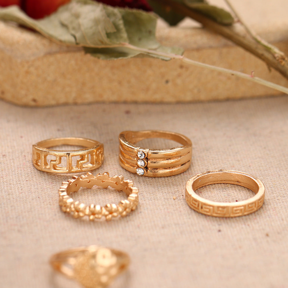 Unisex Geometric Ring Hollow Petaled Design Alloy Gold Plated Inlaid Gemstones Fashions Ring Set For Men Women