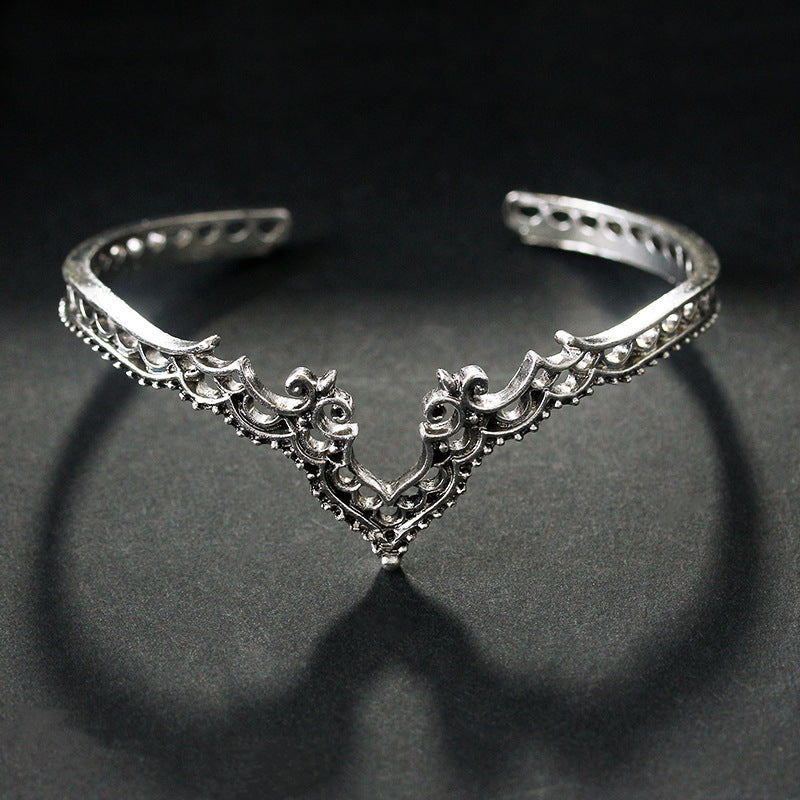 Unisex Vintage Bracelet Openwork Lace Electroplated Metal Heart Shaped Carved Design Anniversary Gifts For All