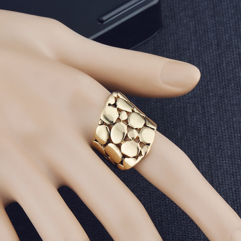 Retro Palace Style Ring Simple Elegant Alloy Gold Plated 22 By 22 Millimeter Timeless Design For Everyday Wear