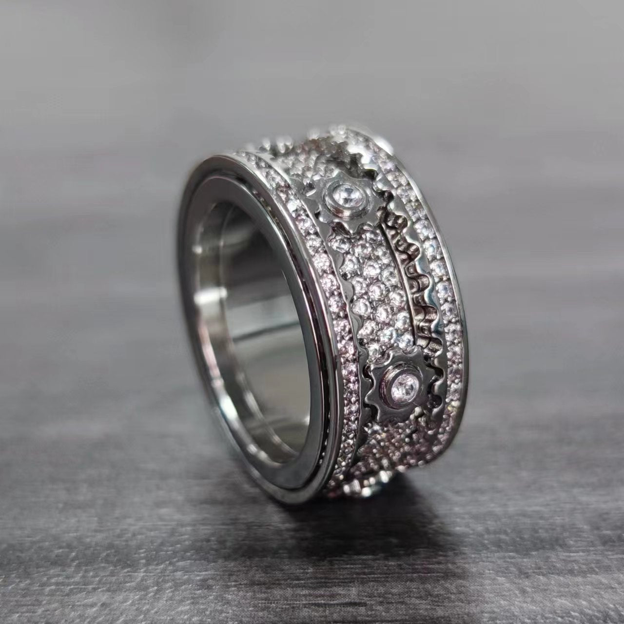 Unisex Spinning Star Wheel Ring Inlaid Zircon Metal Band Eyelet Detail Platinum Color Ring Glamour Zircon Ring