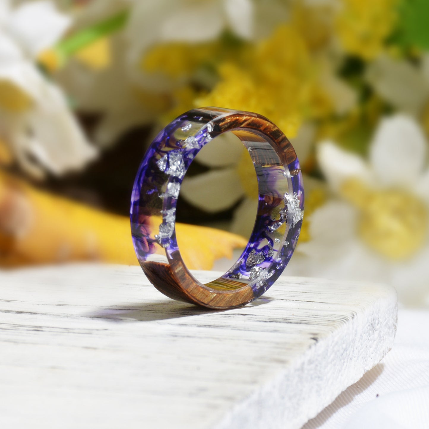 Womens Handmade Flower Resin Wood Ring Inside Gold And Silver Paper Unique Romantic Wedding Party Gift Jewelry
