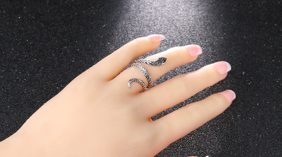 Retro Punk Cobra Ring Adjustable Metal Band Vintage Electroplated Fashion Jewelry Animal Zodiac Statement Ring Edition