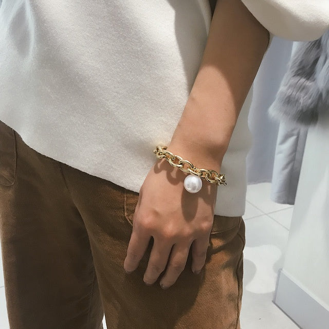 Metal Chain Bracelet For Women With Pearls Classic Design Adds Chic Timeless Sophistication With Pearl Accents