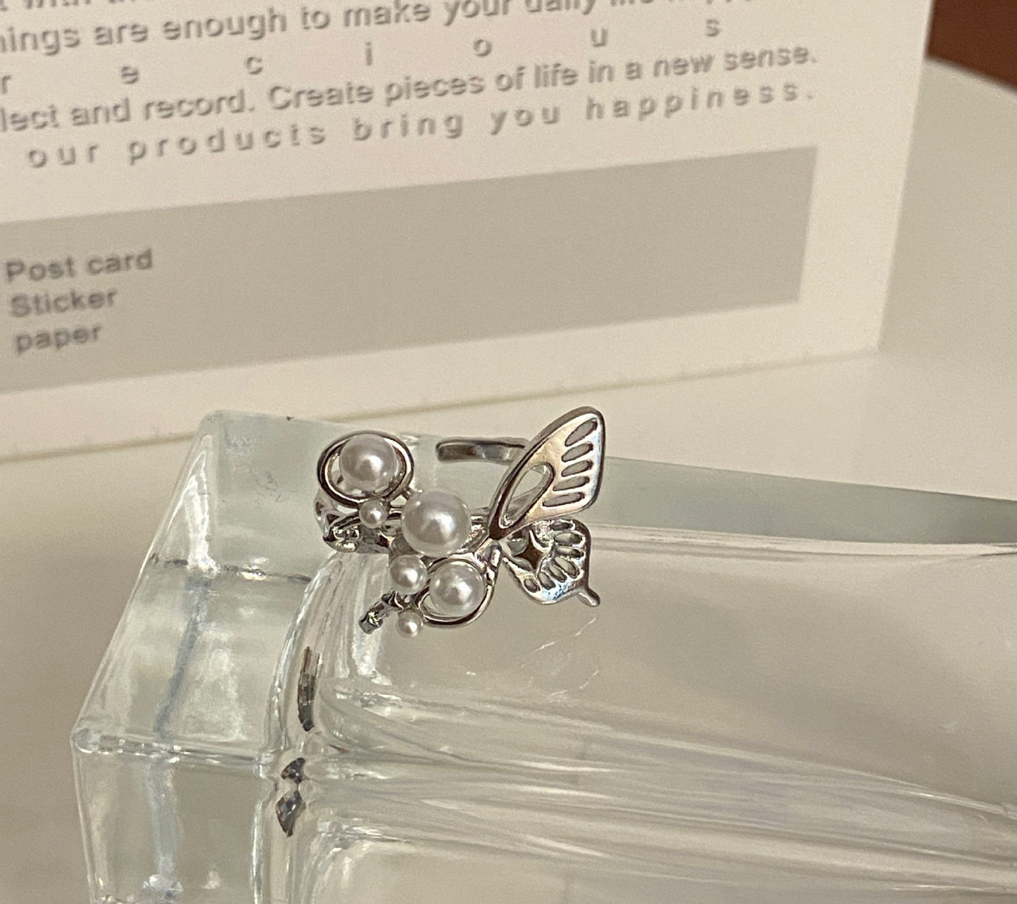 Womens Butterfly Pearl Ring Adjustable Hollow Three Dimensional Alloy Metal Jewelry Gift Elegant Fashion Accessory