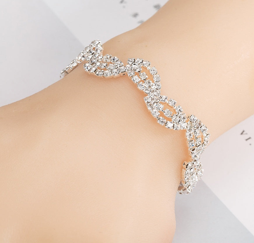 Womens Star Layered Alloy Bracelet With Diamond Leaf Design In Gold And Silver Celestial Glow Finish Clasp Gem