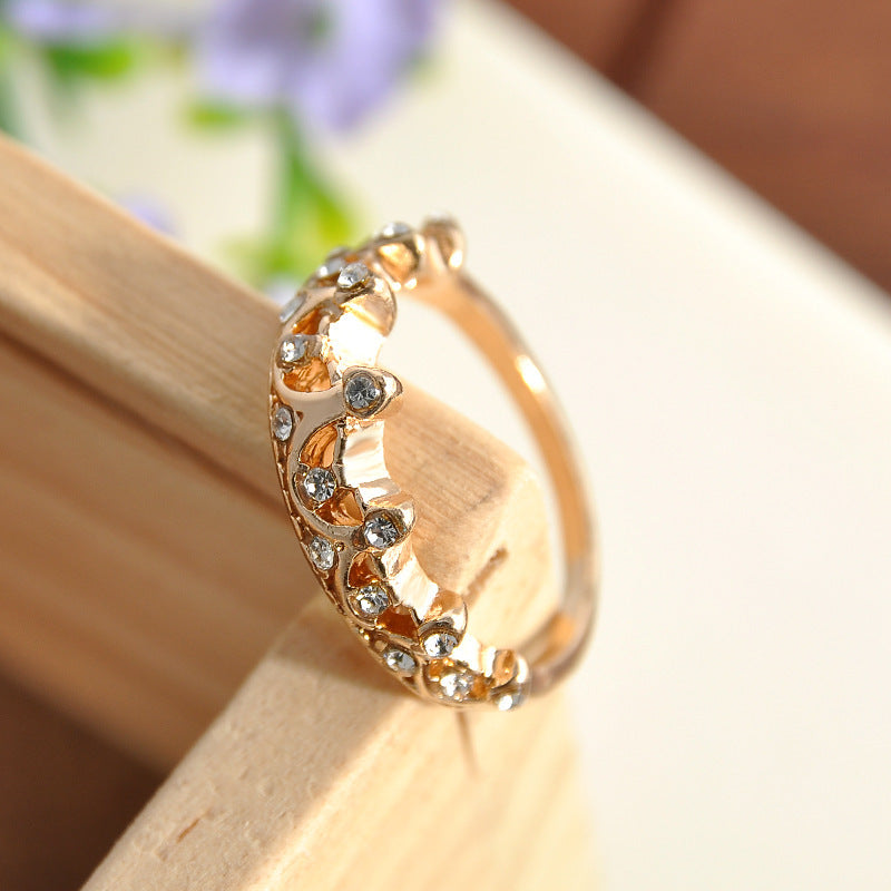 Womens Diamond Crown Ring Hollow Alloy Jewelry Silver Or Gold Metal Trendy Fashion Ring Elegant Classic Styles