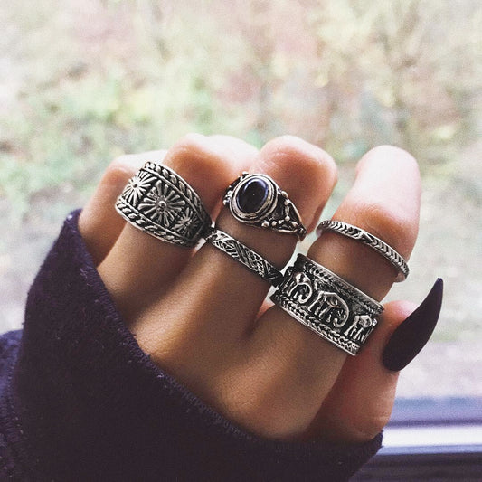 Five Piece Womens Ring Set With Black Gemstones Bohemian Geometric Electroplated Alloy For Her BirthdayGift For