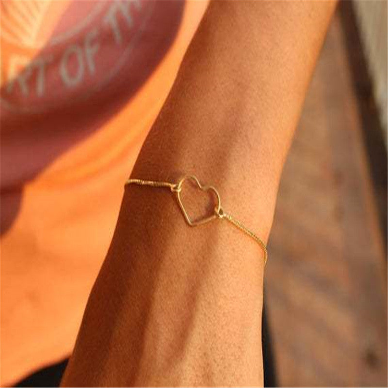 Womens Peach Heart Bracelet Electroplated Alloy Bangle Fashionable Heart Charm Jewelry Anti Fatigue For All Day Comfort