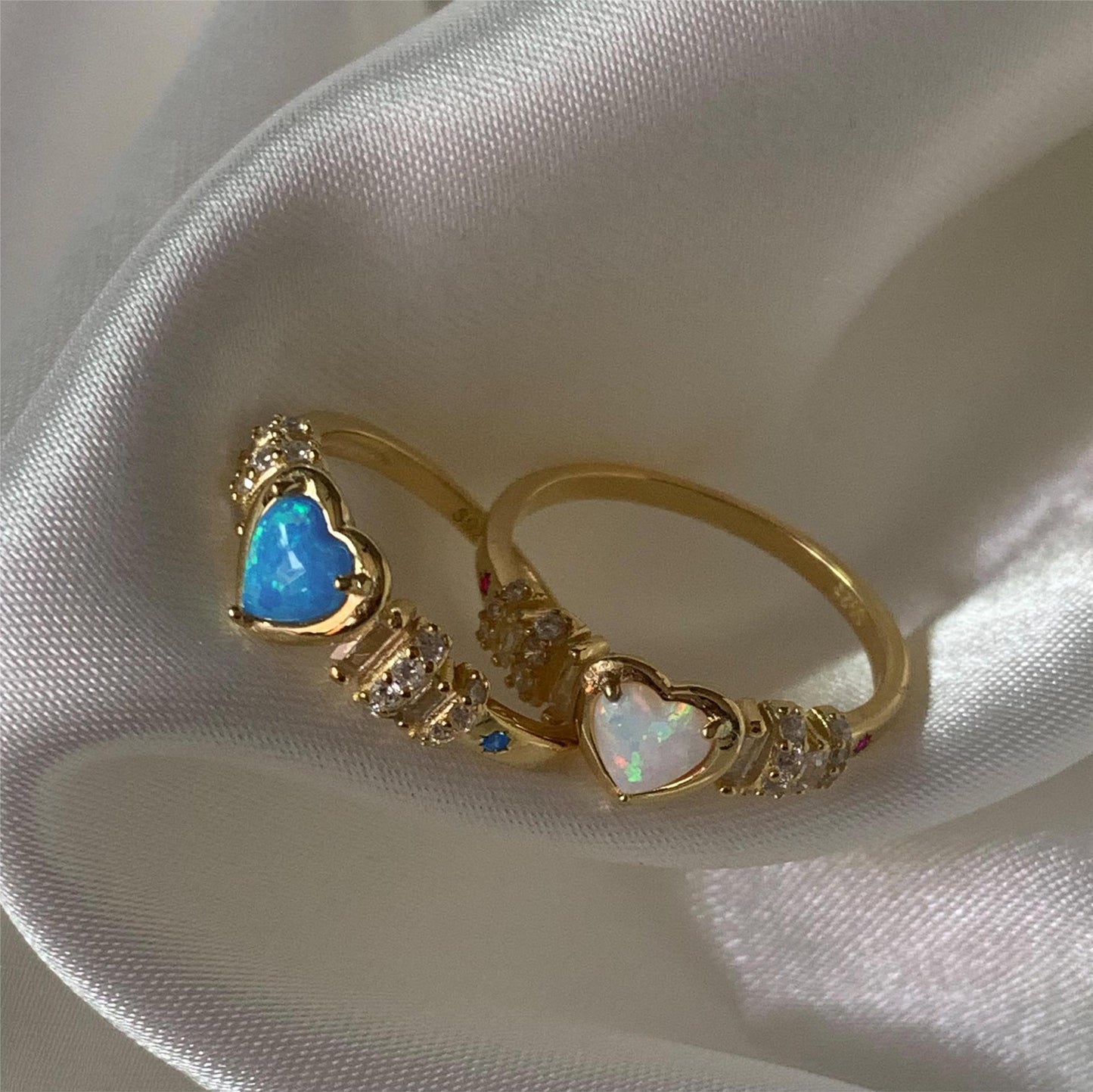 Women's Opal Ring with Zircon Ladies Fashion Copper Ring Elegant Design Blue and White Opal Ring for Her Jewelry Gift Adjustable Ring
