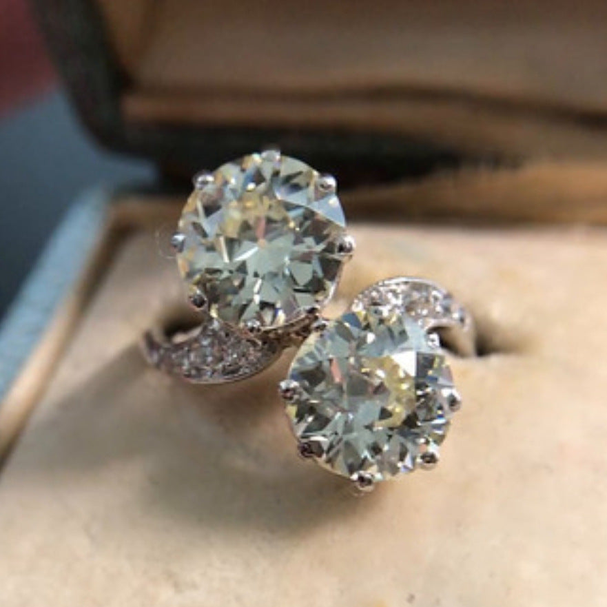 Womens Imitation Diamond Engagement Ring Copper Inlaid Gemstone Elegant Gift For Anniversary Proposal Crystal Shine