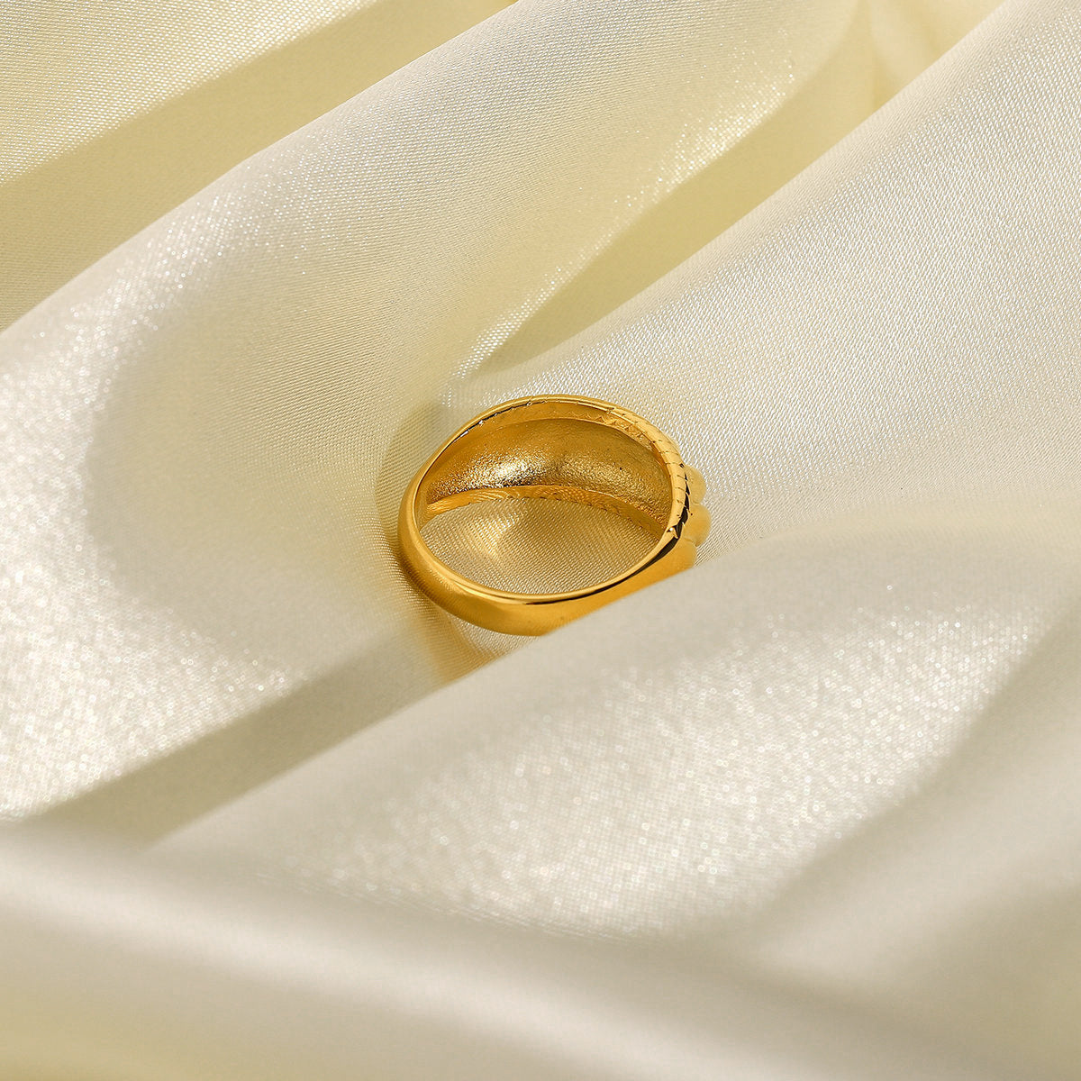 Women Stainless Steel Ring Threaded Edging Croissant Design Metal Jewelry Fashion Ring For Her Gift Great Gift