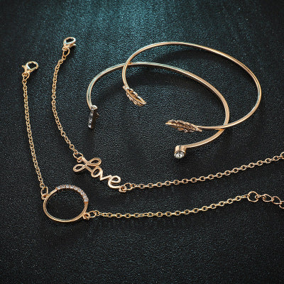 Elegant Circle Bracelet for Women Alloy Bangle With Dazzling Design for Everyday Wear and Special Occasions Sparkling