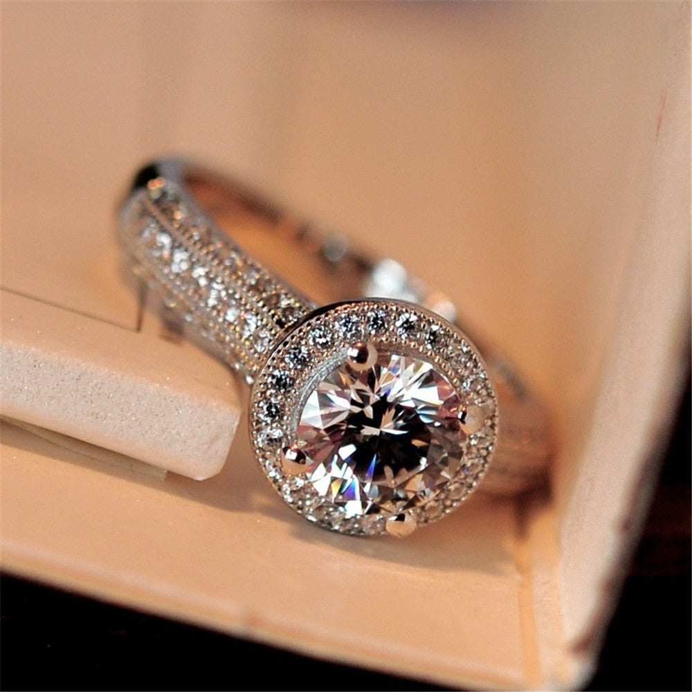 Women Fashion Ring With Round Cut Luxury Diamond European And American Alloy Ring Elegant Jewelry Gift For Her