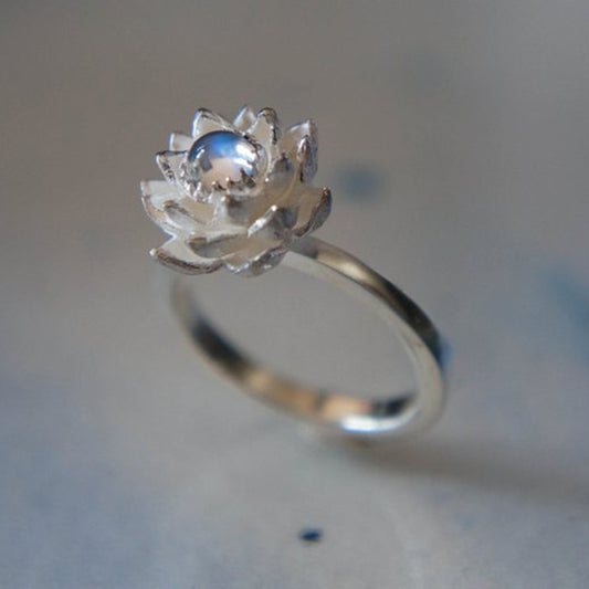 Lotus Flower Ring With Crystal Rhinestones European Inspired Metal Alloy Ring Artificial Gemstones Holiday Gift