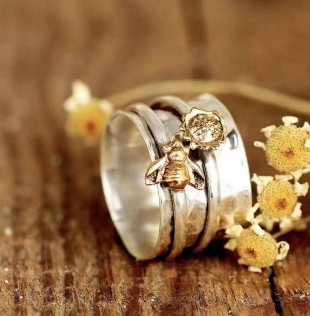 Two Tone Alloy Ring With Bee And Flower Design Wide Band