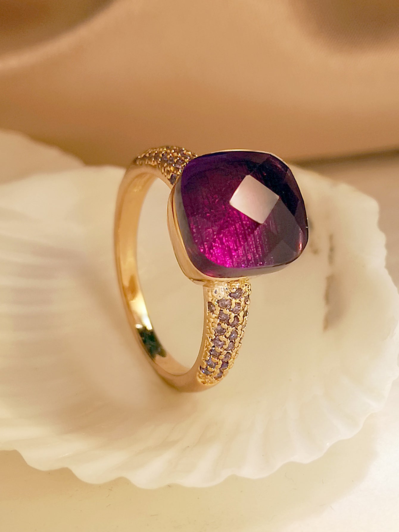 Personalized Wild Fashion Ring Copper Zircon Resin European American Style Womens Geometry Ring Elegant Finish