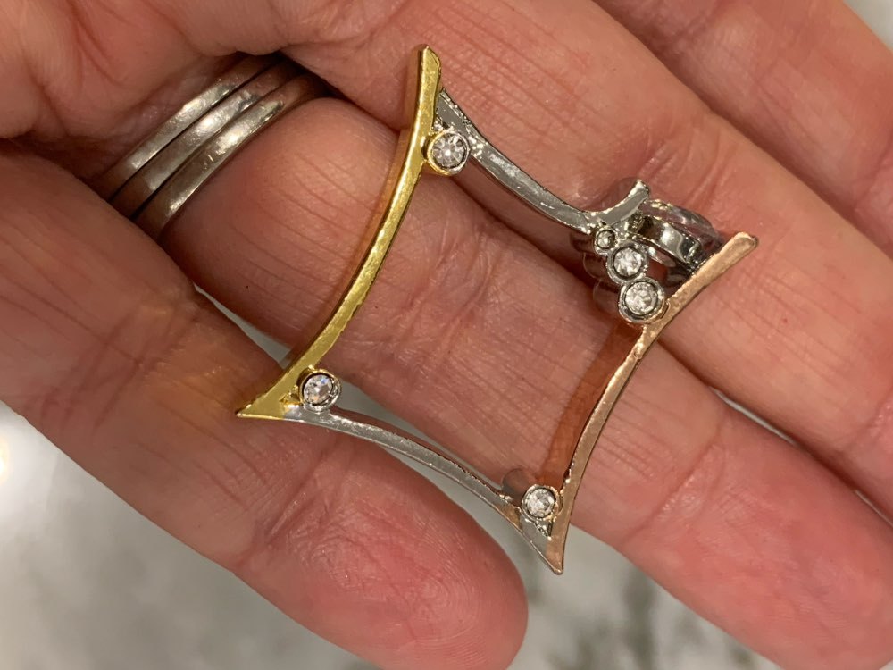 Metal Alloy Zircon Stone Fashion Ring For Women And Girls Trendy Elegant Anniversary Jewelry With Elegant Ring