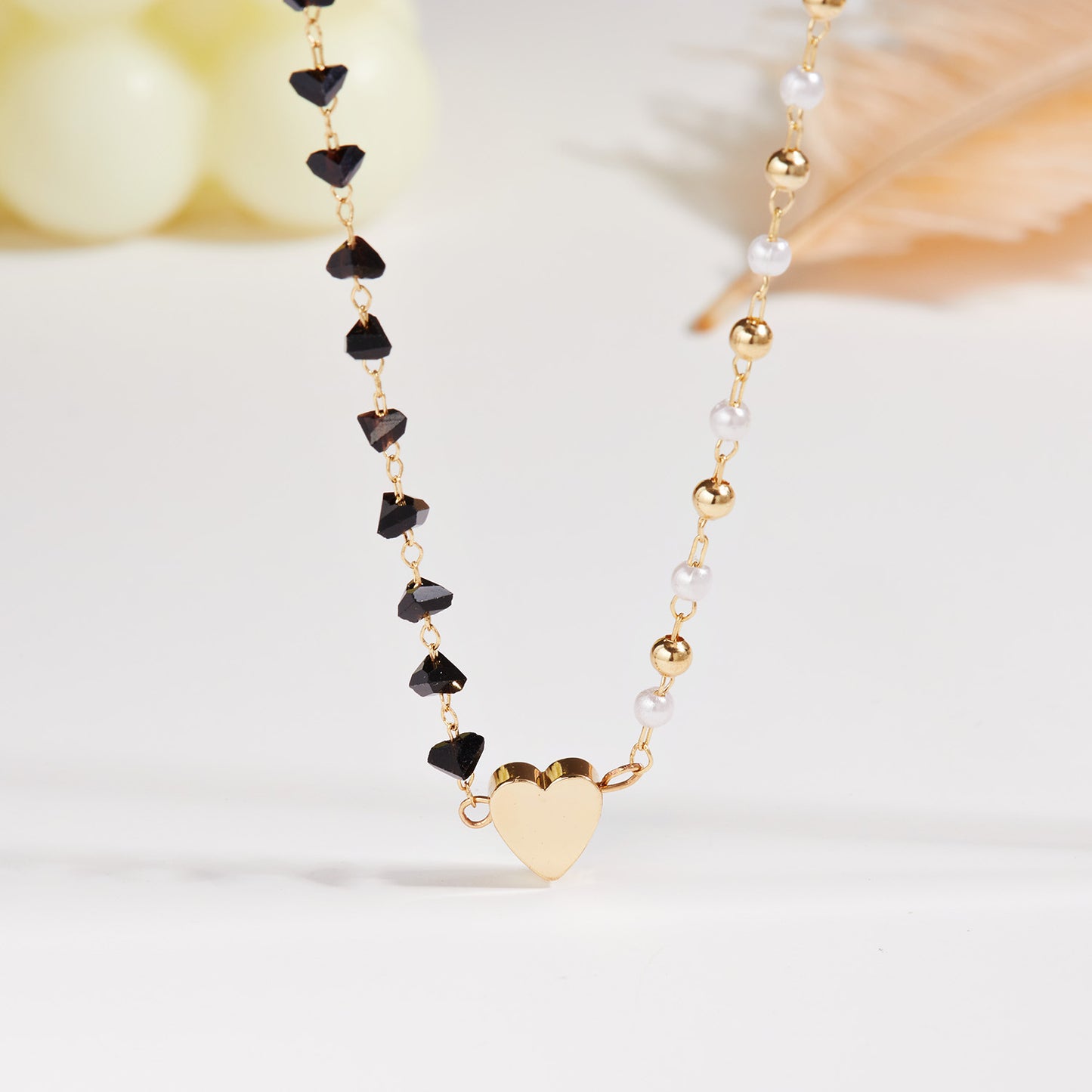 Womens Crystal Bracelet With Pearl Bead Chain Elegant Ball Bracelet Fashion Jewelry For Women Girls Artificial