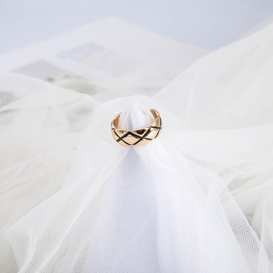 Gold Plated Geometric Ring Alloy Fashion Ring With Baked Varnish Finish Twisted Dripping Design Everyday Style