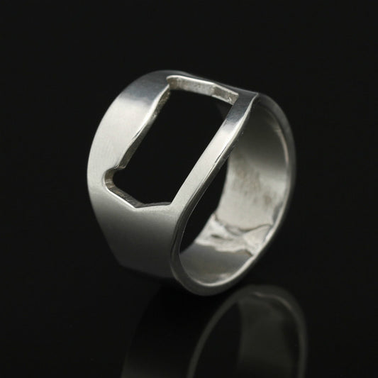 Stainless Steel Bottle Opener Ring Geometric Design For Everyday Use White Yellow Red Blue Black Color Variants
