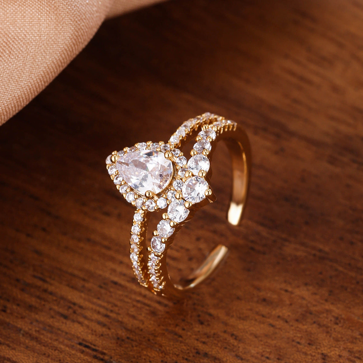 Women Crown Ring Adjustable Open Band Water Drop Design Gold Plated Jewelry Elegant Fashion Accessory Gift Tip