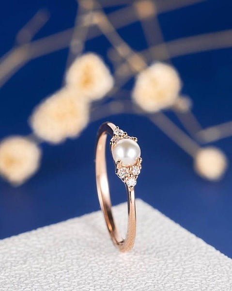 Women Pearl Ring 18K Rose Gold Plated Geometric Copper Ring Korean Fashion Jewelry Gift White Elegant Ringlets