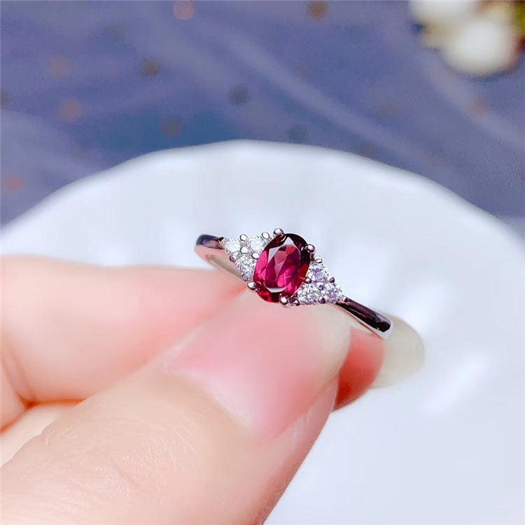 Simple Atmosphere Natural Magnesia Aluminum Garnet Ring