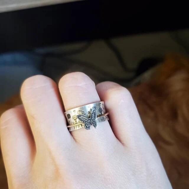 Womens Spinning Butterfly Ring Two Tone Alloy Rotating Band Fidget Jewelry Gift For Her Anxiety Relief Fashion Accessory