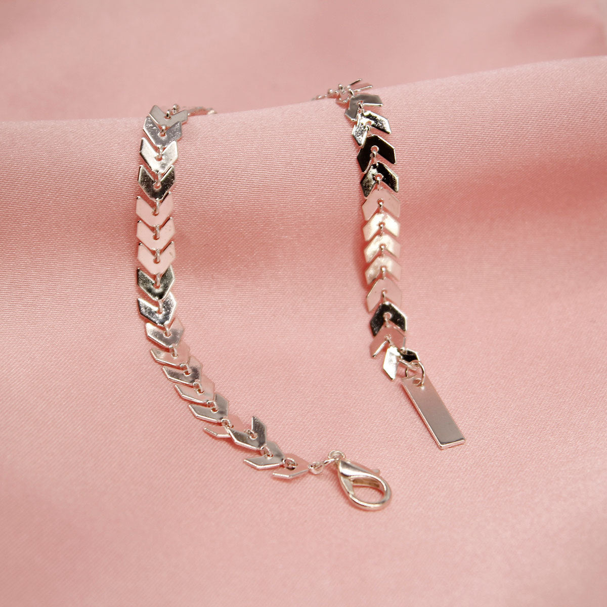 Womens Alloy Chain Bracelet Electroplated Goldtone And Silver Finish Handmade Fashion Jewelry Simple Accessory