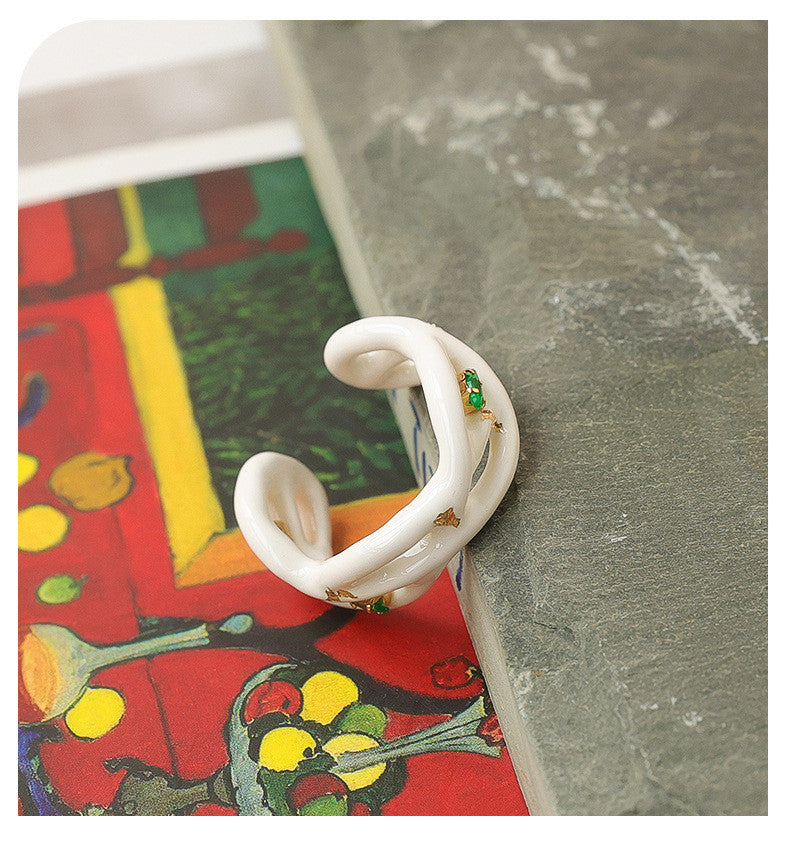 Womens Emerald Zircon Pure White Ring With Creative Design Alloy Band Size 7 Face Width About 11mm Luxury Feel