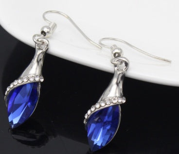 Austrian Crystal Bracelet with Elegant Glass Shoes Design Inspired by Korean Fashion For Womens Jewelry For Daily Use