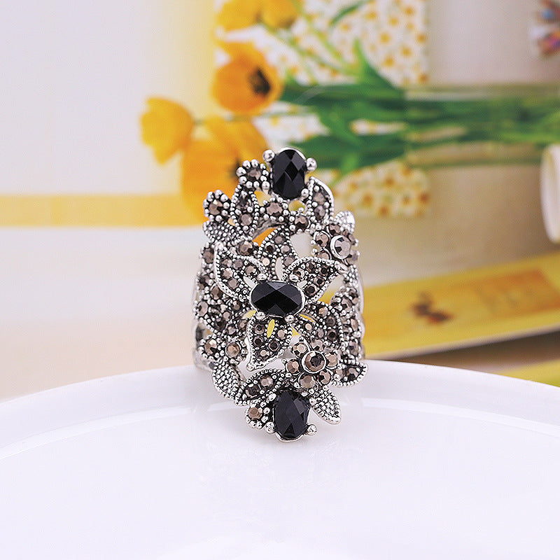 Vintage Floral Diamond Ring For Women Retro Style With Alloy Band And Elegant Wedding Look Quality Craftsmanship